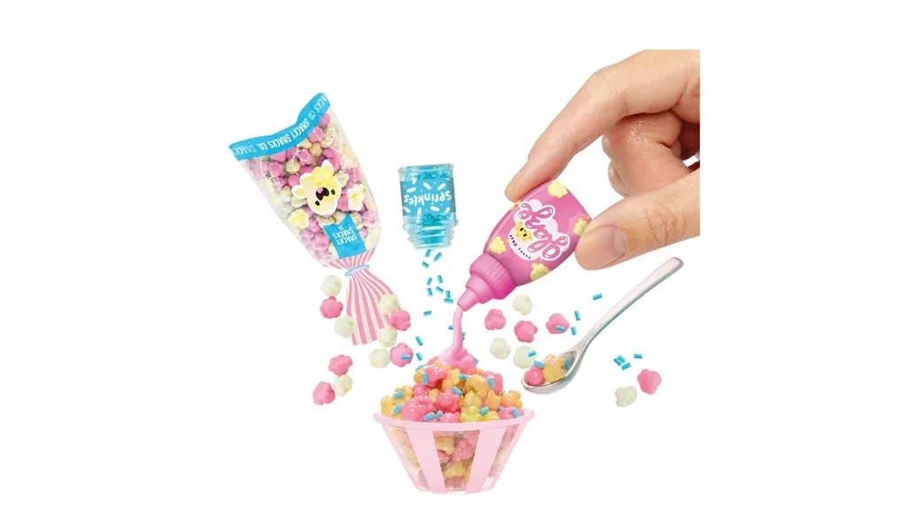 Creează universul tău miniatural de vis cu seturile MGA Miniverse Make It Mini!