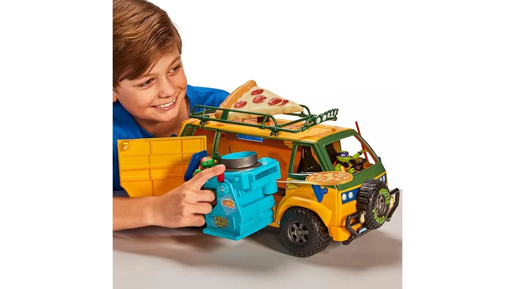 Acest camion de livrare pizza TMNT vine cu un lansator de pizza.