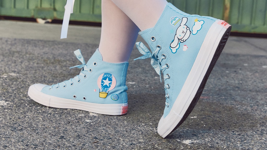 Această nouă colecție Hello Kitty Converse este adorabilă din cap până în picioare