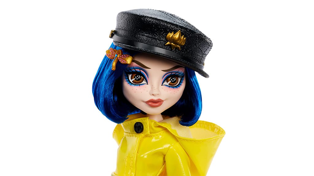 Păpușa Monster High Coraline Skullector este adorabilă.