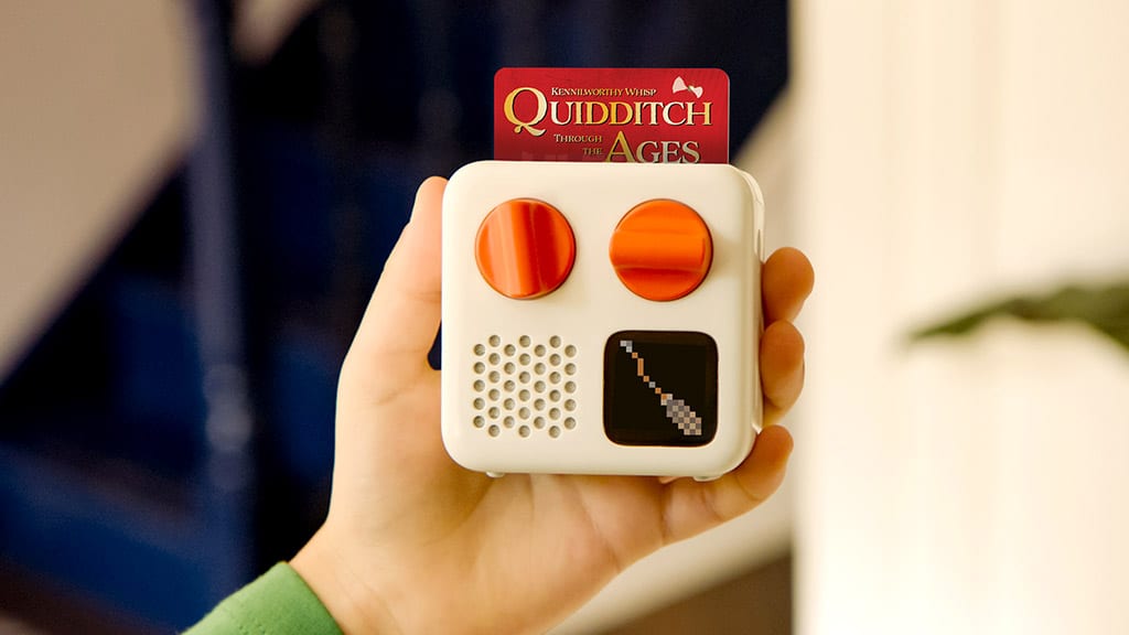 E ușor să te îndrăgostești de cardul Yoto Olivia Dean