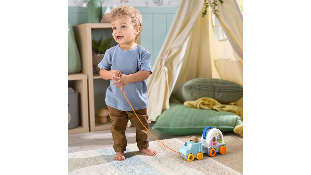 Aventurile în aer liber se mută în cameră cu aceste noi jucării Fisher-Price