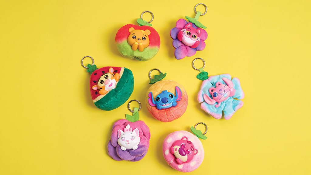 Just Play facează deschiderea cu noile pachete surpriză Happy Haul Disney