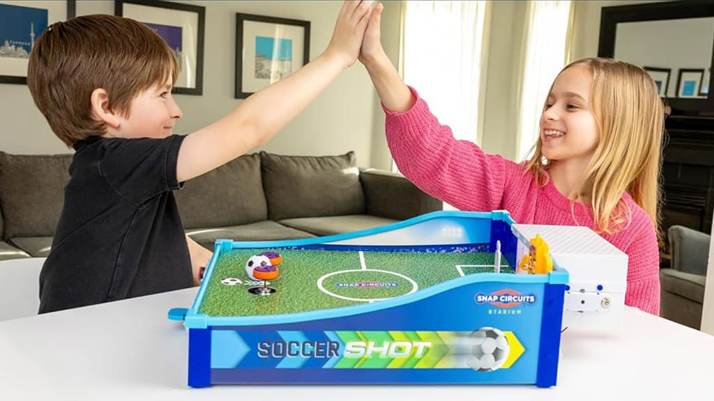 Fă învățarea distractivă cu jocul științific Snap Circuits Soccer Shot