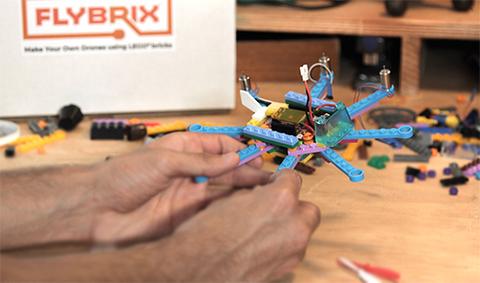 Flybrix drón lego építőkockából