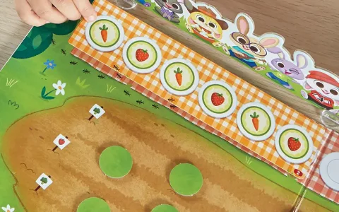 Prezintă-le copiilor anii 90 cu colecția Top Secret Toys GigaPets
