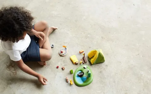 Prezentare de joc: Educational Insights Playfoam Sand Magic Reveal