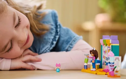 Cubul Rubik sărbătorește 50 de ani cu un puzzle pe mobil