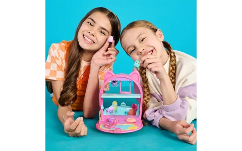 Ajută-l pe bebeluș să învețe prin jocuri tactile: Alpha Toys prezintă gama de produse Smart Steps.