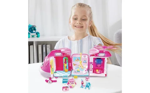 Fă jocul și mai distractiv cu colecția aniversară de 30 de ani Mattel Clueless și adaugă o notă de atmosferă din Beverly Hills în viața de zi cu zi!
