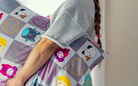 Ia cu tine stilul celor șapte mări la prânzurile de la școală cu cutiile frigorifice Igloo – Mica Sirenă!