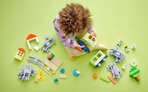 Învață cu noile seturi științifice STEM CrunchLabs de la Moose Toys