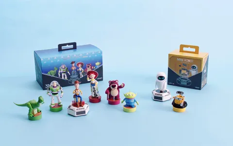Roboții MINI de la Robosen combină divertismentul Disney cu învățarea STEM