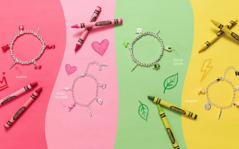 Arată-ți adevăratele culori cu brățările Alex and Ani Crayola!