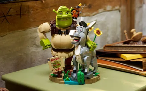 Adu mlaștina pe raftul tău cu acest set LEGO Shrek