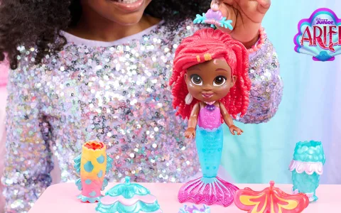 Copiii pot purta o pălărie de inventator cu cel mai nou joc de la Fat Brain Toys