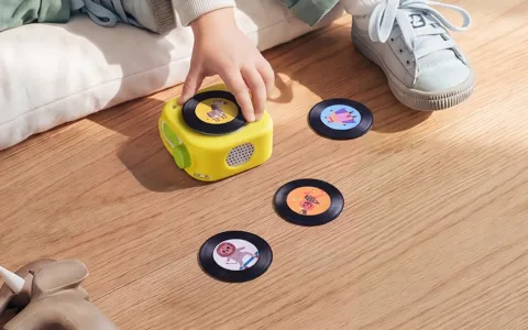 Chechirp Spin jucărie muzicală pentru cei mici