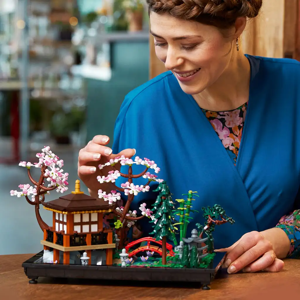 LEGO® Icons Tranquil Garden (10315) cumpăra Jucariishop