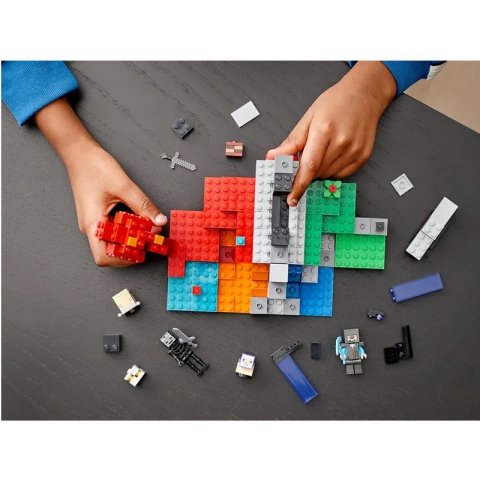 LEGO® Minecraft The Ruined Portal (21172) cumpăra Jucariishop