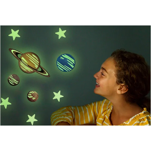4M Planete și Supernova Strălucitoare în Întuneric imaginea 3