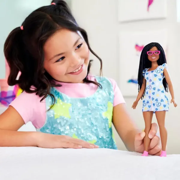 Barbie: Fashionista păpușă Barbie stilată cu sindromul Down - Mattel imaginea 3