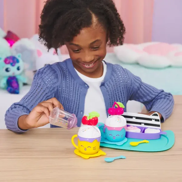 Casa de păpuși a lui Gabi: Set de joacă cu delicii dulci - Spin Master imaginea 4