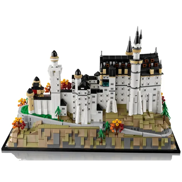 LEGO® Architecture: Castelul Neuschwanstein (21063) imaginea 5
