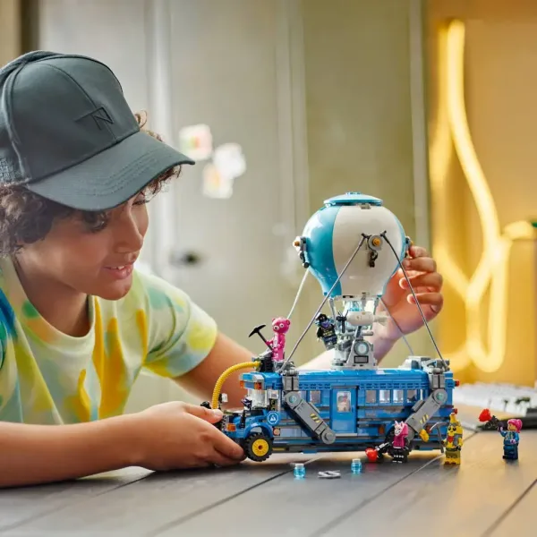 LEGO® Fortnite: Autobuz de luptă (77073) imaginea 3