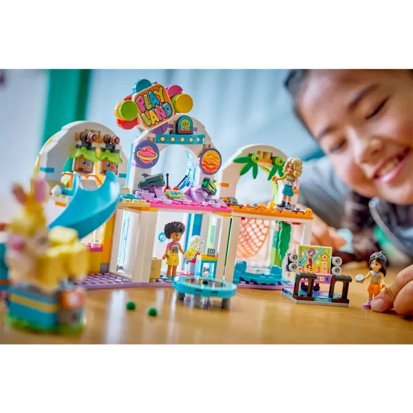 LEGO® Friends: Casă de joacă veselă (42686) imaginea 6
