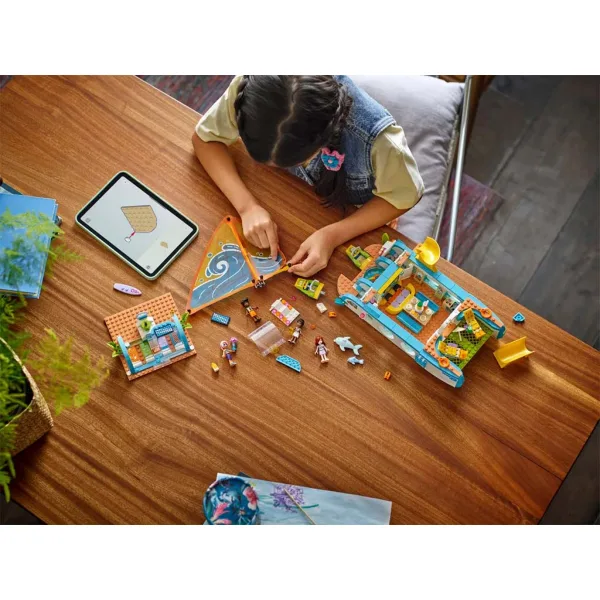 LEGO® Friends: Excursie și aventură cu barca (42664) imaginea 9