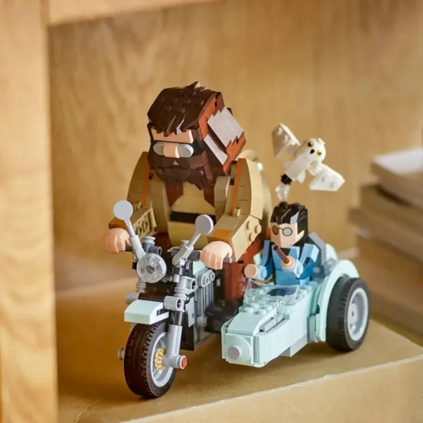 LEGO® Harry Potter: Aventurile pe motocicletă ale lui Hagrid™ și Harry (76443) imaginea 3