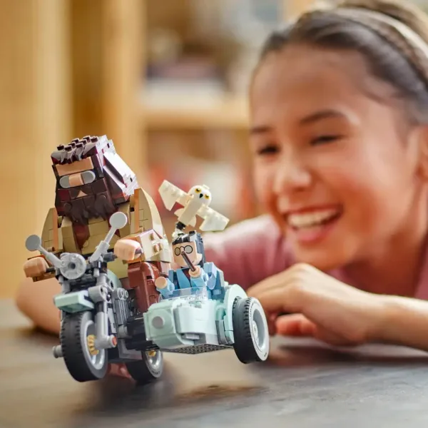 LEGO® Harry Potter: Aventurile pe motocicletă ale lui Hagrid™ și Harry (76443) imaginea 4