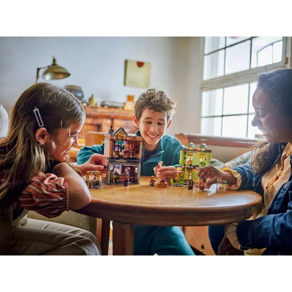 LEGO® Harry Potter: Quidditch™ la maxim – magazin de articole sportive și Gelaterie (76452) imaginea 7
