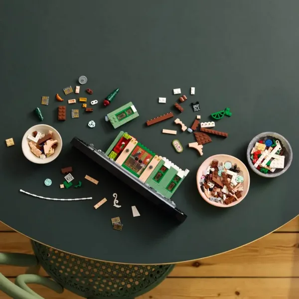 LEGO® Icons: Cafenea franceză (10362) imaginea 6