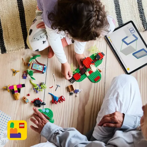 LEGO® Marvel: Bătălia raptorilor dintre Omul Păianjen și Gobby la cartierul general din casa în copac (11200) imaginea 3