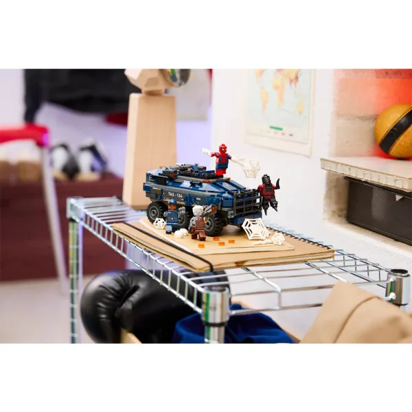 LEGO® Marvel: Spider-Man: urmărirea transportatorului (76349) imaginea 8