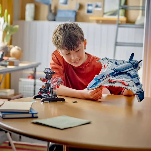 LEGO® Marvel: Răzbunătorii: Epoca lui Ultron Quinjet (76325) imaginea 5