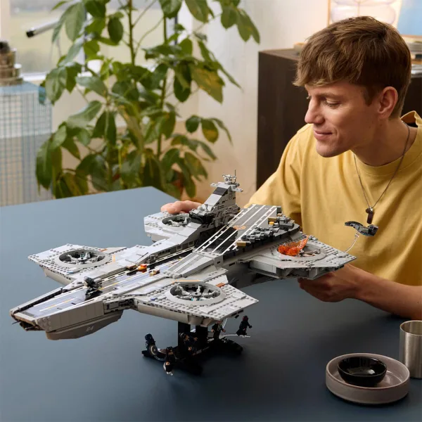 LEGO® Marvel: Helicarrier S.H.I.E.L.D. (76354) imaginea 7