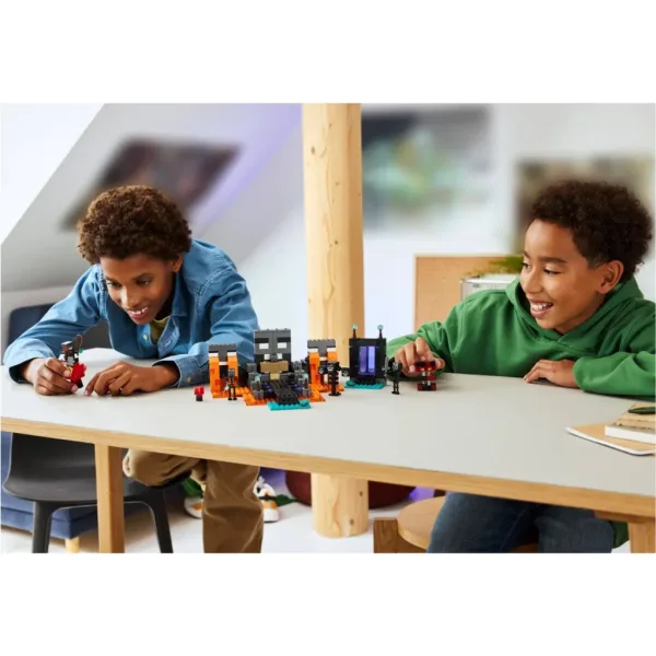 LEGO® Minecraft: Lupta cu Witherii (21590) imaginea 4