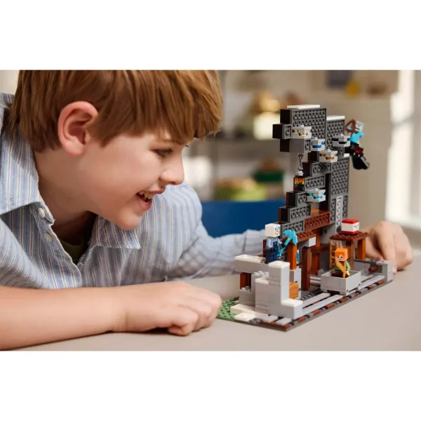 LEGO® Minecraft: Mina de târnăcop (21277) imaginea 7