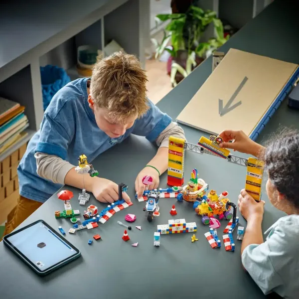 LEGO® Super Mario™: Mario Kart™ - Baby Peach și setul Grand Prix (72036) imaginea 3