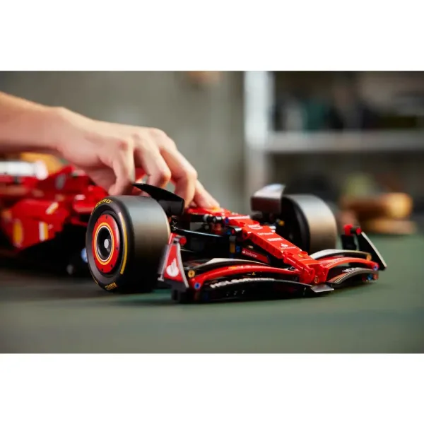 LEGO® Technic: Mașina Ferrari SF-24 F1 (42207) imaginea 4