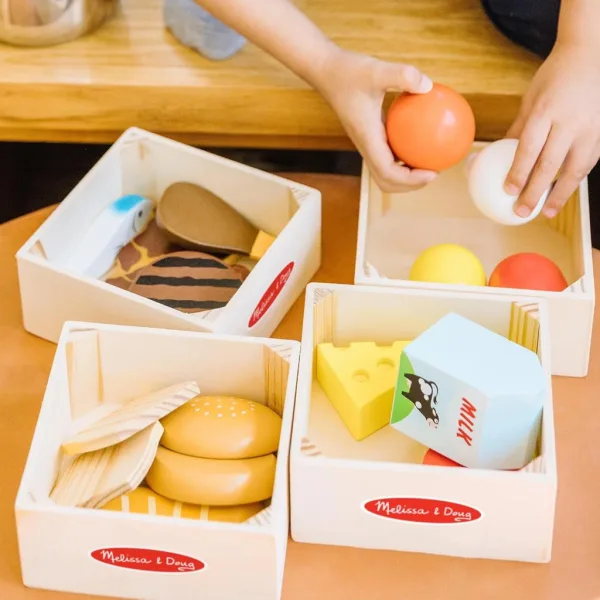 Melissa & Doug: Set de joacă din lemn cu alimente în lăzi - Spin Master imaginea 4