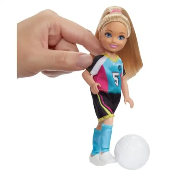 Barbie Dreamhouse Adventures: Chelsea set de joacă fotbal - Mattel imaginea 4