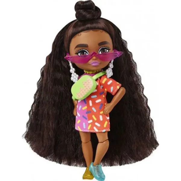 Barbie Extravagant mini păpușă cu pantofi speciali - Mattel imaginea 3