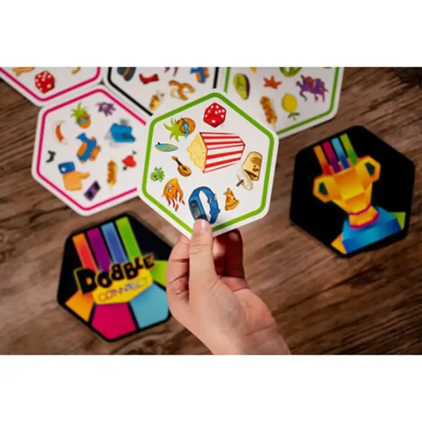 Dobble Connect joc de societate (lb.maghiară) imaginea 4