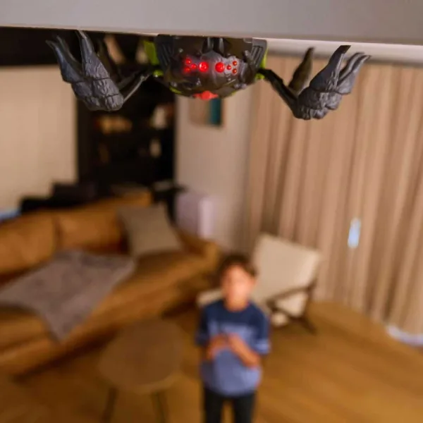 HexBots: Păianjen cu telecomandă care se cațără pe pereți - Spin Master imaginea 4
