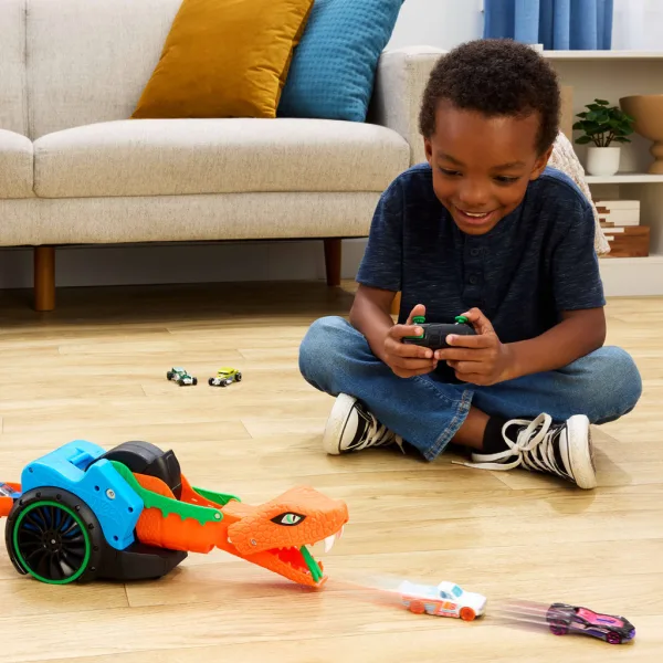 Hot Wheels: Let’s Race mașină de control de la distanță cu lansator de mașini în formă de șarpe – Mattel imaginea 3