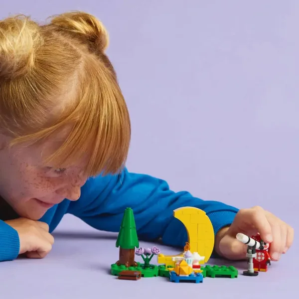 LEGO® Animal Crossing™: Observarea stelelor cu Celeste (77053) imaginea 3