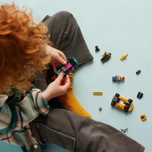 LEGO® City: Karturi și piloți de curse (60400) imaginea 3